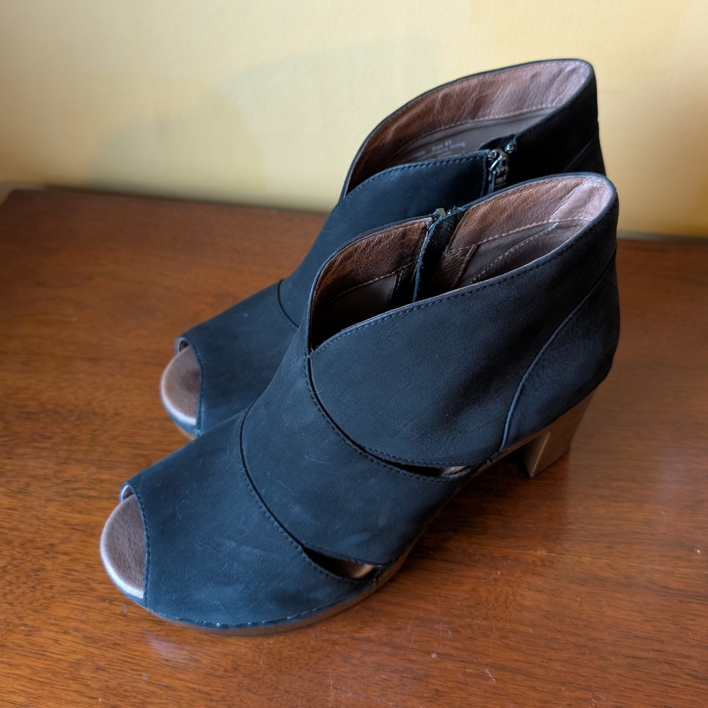 Dansko Delphina Ankle Bootie Black Suede Womens EU 41 ( 10.5-11)